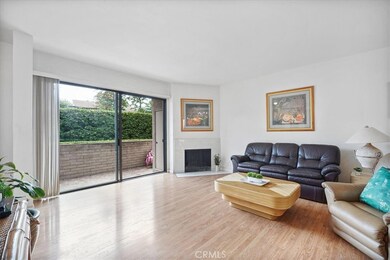 21800 Marylee St unit 63, Woodland Hills, CA 91367 - photo 2