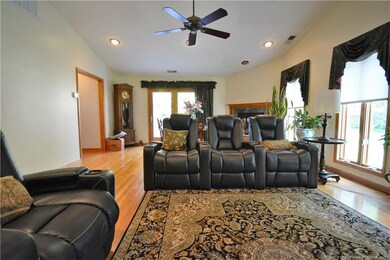 510 Dandridge Dr, Fayetteville, NC 28303 - photo 3