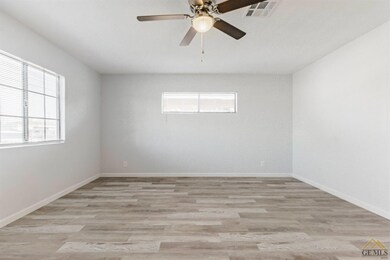 1233 13th St, Wasco, CA 93280 - photo 7