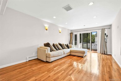 23338 38th Dr, Little Neck, NY 11363 - photo 7