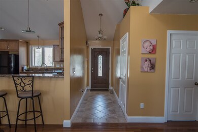 20 Pine St, Londonderry, NH 03053 - photo 4