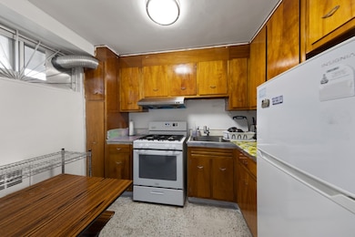Chatham Green Apartments unit 8F, New York, NY 10038 - photo 6