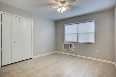 2202 Park St unit 2, Houston, TX 77019 - photo 6