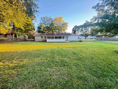 1084 Caddo St, Camden, AR 71701 - photo 3