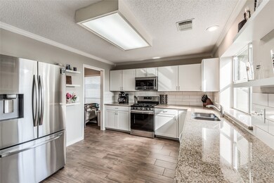 4013 Beechwood Dr, Pearland, TX 77584 - photo 4