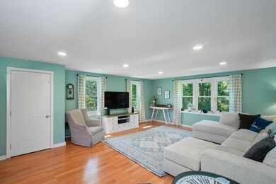 104 Hartford Ave E unit B, Uxbridge, MA 01569 - photo 2