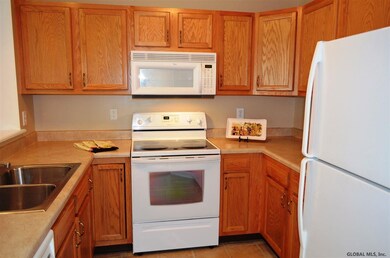 120 Cherry Blossom Ct, Schenectady, NY 12306 - photo 7