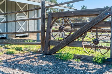 1923 NE Upas Ave, Redmond, OR 97756 - photo 6