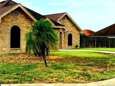 1900 Water Willow Dr, Weslaco, TX 78596 - photo 2