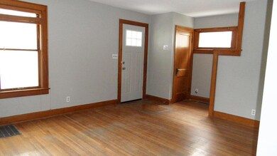 02-Entry & Living Room