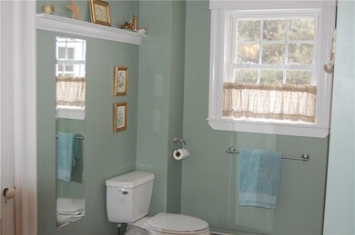 Huge 1st floor bath that was updated