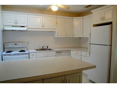 682 Orleans Ct unit 682, Warwick, RI 02886 - photo 7