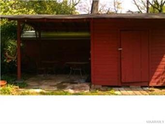 This structure appears to be in good usable shape.