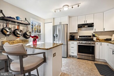 1517 Autumn Ridge Cir, Reston, VA 20194 - photo 2