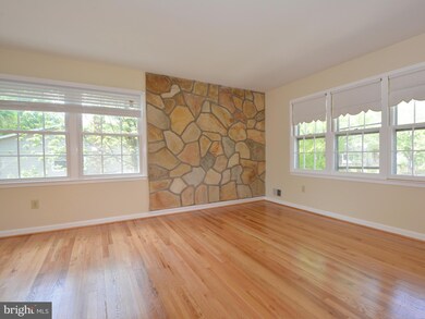 9507 Bonair Dr, Manassas, VA 20109 - photo 7