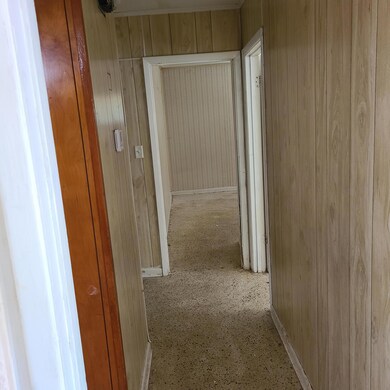 07_Hall Way