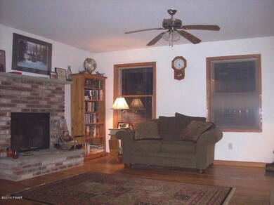 166 Caribou Rd, Dingmans Ferry, PA 18328 - photo 6