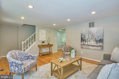 8694 Bent Arrow Ct, Springfield, VA 22153 - photo 5