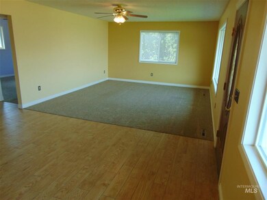 417 Riverview Dr, Asotin, WA 99402 - photo 4