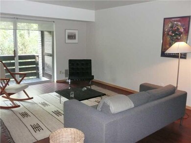 Living Room. CLEAN NEUTRAL DECOR WITH NEWER LAMINA