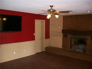 1313 Wesley St, Shelbyville, TN 37160 - photo 3