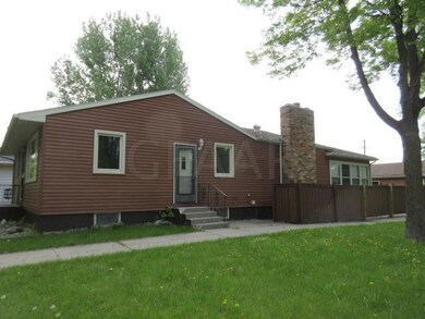 1423 11th Ave S, Grand Forks, ND 58201 - photo 2