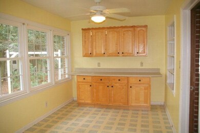 Alt View - Kitchen 2