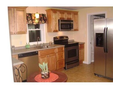 64 Christine St unit 64, Worcester, MA 01606 - photo 6