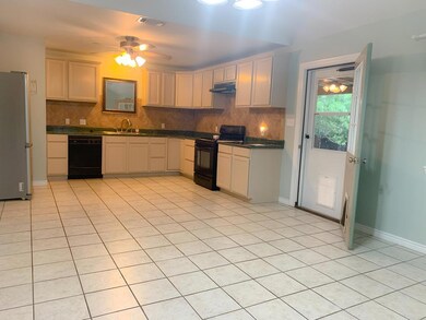 504 Shaw Ave, Fredericksburg, TX 78624 - photo 2