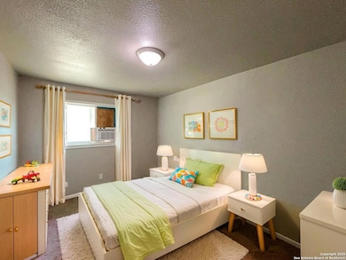 378 E Petaluma Blvd unit D, San Antonio, TX 78221 - photo 5