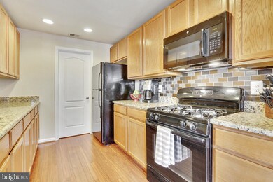 13423 Roberts Tavern Ct unit 2264, Clarksburg, MD 20871 - photo 2