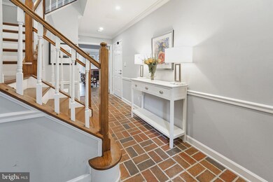 6833 Mclean Province Cir, Falls Church, VA 22043 - photo 5