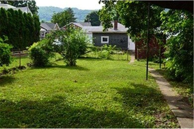 250 North St, Emmaus, PA 18049 - photo 3