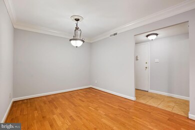 19305 Club House Rd unit 302, Montgomery Village, MD 20886 - photo 7