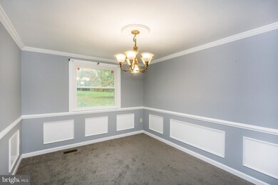12317 Bonfire Dr, Reisterstown, MD 21136 - photo 5