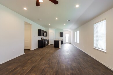 14047 Thunder Pines Dr, Conroe, TX 77302 - photo 4