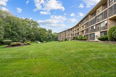 650 E Greenwich Ave unit 5-302, West Warwick, RI 02893 - photo 2