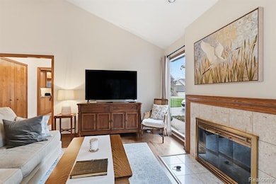 4535 4535 Golf View Dr Dr unit 97, Genoa Township, MI 48116 - photo 7