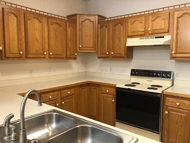 102 Camber Dr, Circleville, OH 43113 - photo 7