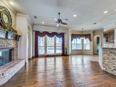 8648 Wishing Tree Ln, North Richland Hills, TX 76182 - photo 4