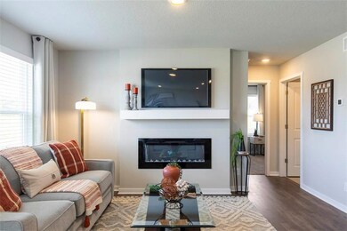 2806 50th St, Des Moines, IA 50310 - photo 4