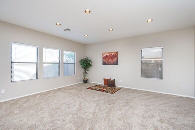 006_Family Room