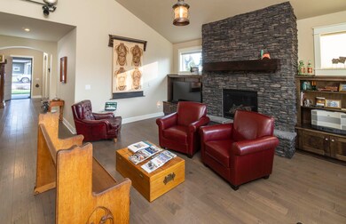 60414 Hedgewood Ln, Bend, OR 97702 - photo 3