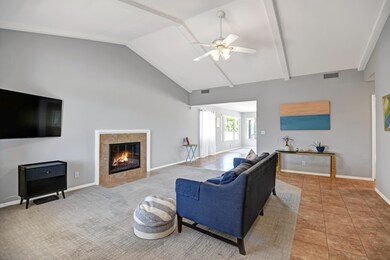 LIVING ROOM ENTRYCONTINUED