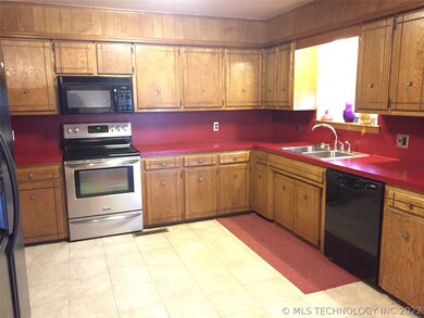 All appliances are included.