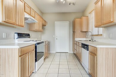 8746 E Kiowa Ave-15