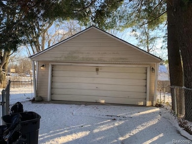 3299 W Ridgeway Ave, Flint, MI 48504 - photo 3