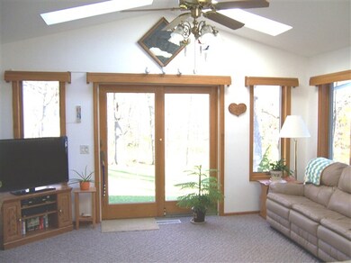 4200 Schneider Dr, Oregon, WI 53575 - photo 3