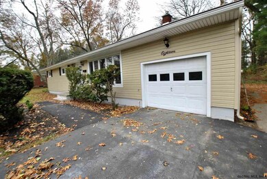 18 Williams Park Rd, Albany, NY 12211 - photo 2