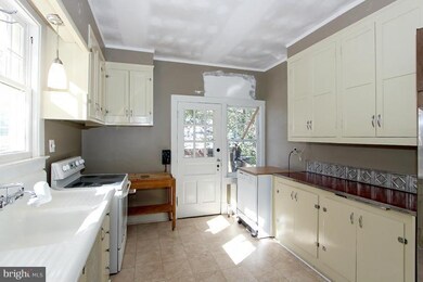 6701 Cockerille Ave, Takoma Park, MD 20912 - photo 7